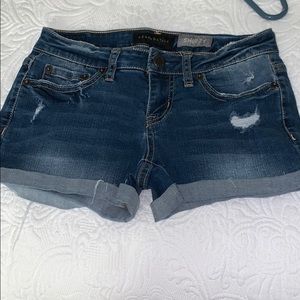 “shorty” jean shorts